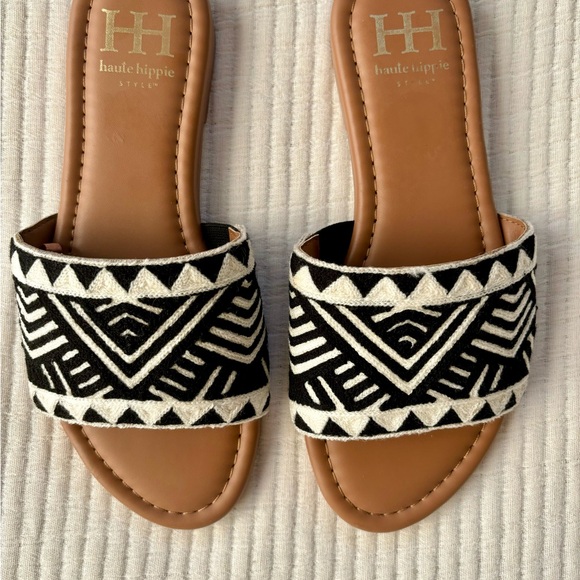 Haute Hippie Women’s Slide Boho Sandals Size 6 Black and Ivory Aztec Print - Picture 7 of 11